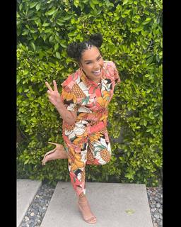 Emmy Raver-Lampman feet photo 4