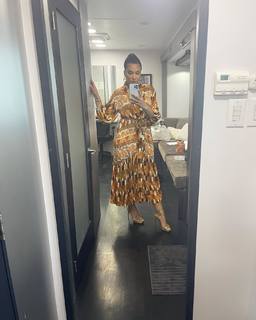 Emmy Raver-Lampman feet photo 12