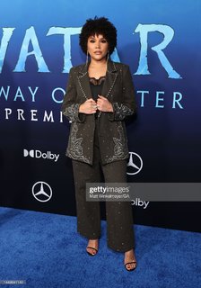 Emmy Raver-Lampman feet photo 8