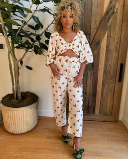 Emmy Raver-Lampman feet photo 1