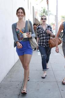Emmy Rossum feet photo thumbnail