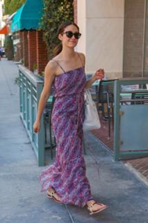 Emmy Rossum feet photo thumbnail