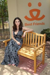 Emmy Rossum feet photo thumbnail