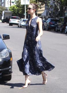 Emmy Rossum feet photo thumbnail