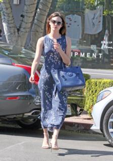 Emmy Rossum feet photo thumbnail