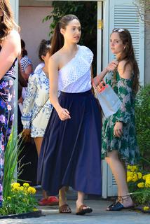 Emmy Rossum feet photo thumbnail