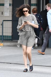 Emmy Rossum feet photo thumbnail