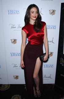 Emmy Rossum feet photo thumbnail