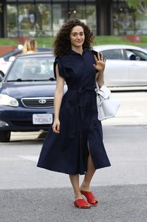 Emmy Rossum feet photo thumbnail
