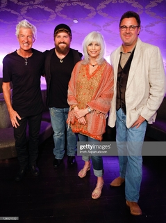 Emmylou Harris feet photo 8