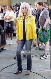 Emmylou Harris feet photo 2