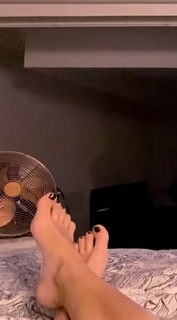 Emy Ltr feet photo 9