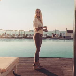 Emy Ltr feet photo 7