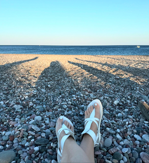 Emy Ltr feet photo 1