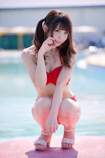 Enako feet photo 1