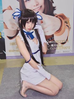 Enako feet photo 1