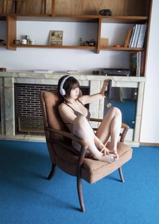 Enako feet photo 3