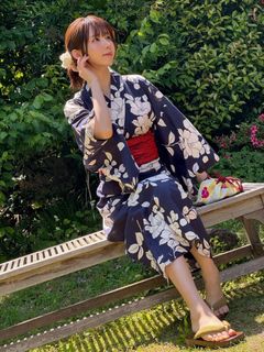 Enako feet photo 2