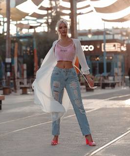 Enisa Bukvic feet photo thumbnail