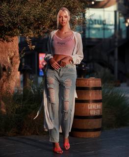 Enisa Bukvic feet photo thumbnail