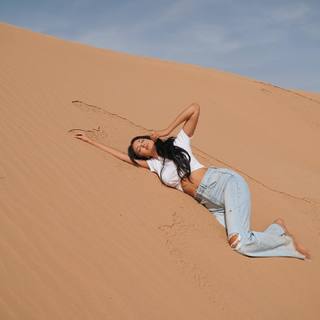 Enisa Bukvic feet photo thumbnail