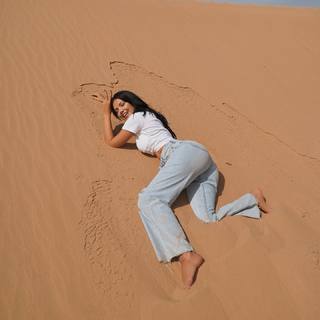 Enisa Bukvic feet photo thumbnail