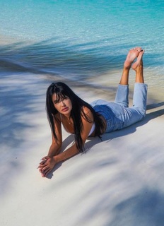 Enisa Bukvic feet photo thumbnail