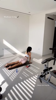 Enisa Bukvic feet photo thumbnail