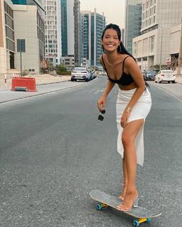 Enisa Bukvic feet photo thumbnail