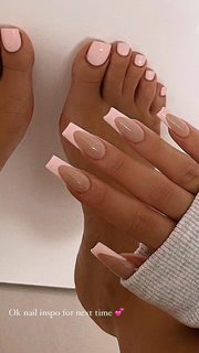 Enisa Bukvic feet photo thumbnail
