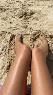 Enisa Bukvic feet photo thumbnail