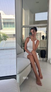 Enisa Bukvic feet photo thumbnail