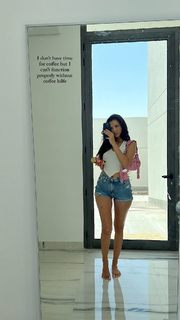 Enisa Bukvic feet photo thumbnail