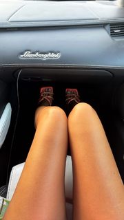 Enisa Bukvic feet photo thumbnail
