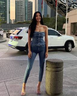 Enisa Bukvic feet photo thumbnail