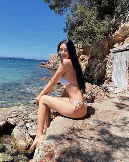 Enisa Bukvic feet photo thumbnail