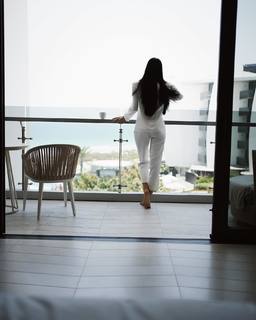 Enisa Bukvic feet photo thumbnail