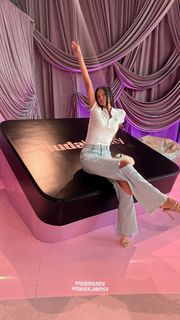 Enisa Bukvic feet photo thumbnail