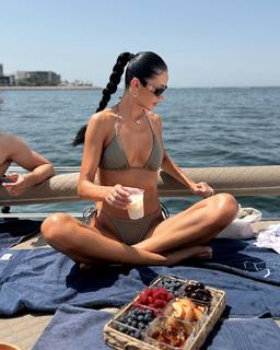 Enisa Bukvic feet photo thumbnail