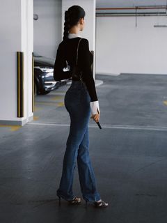 Enisa Bukvic feet photo thumbnail