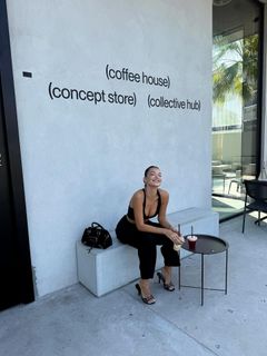 Enisa Bukvic feet photo thumbnail