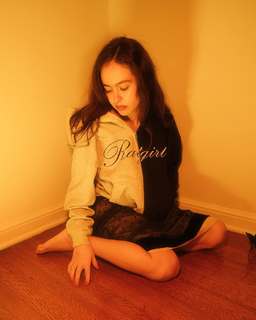 Enya Umanzor feet photo 11