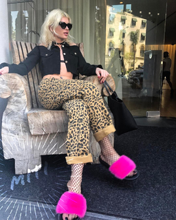 Era Istrefi feet photo 1