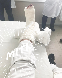 Era Istrefi feet photo 2