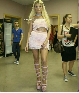 Era Istrefi feet photo 11