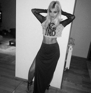 Era Istrefi feet photo 9