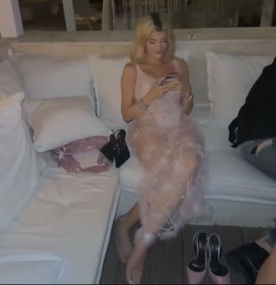 Era Istrefi feet photo 11