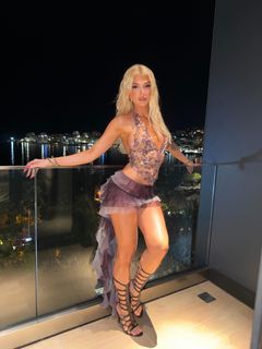 Era Istrefi feet photo 2