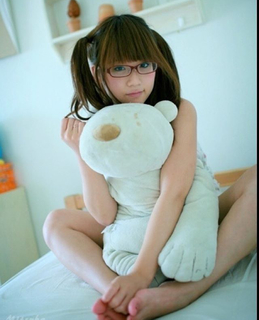 Eri Kitami feet photo thumbnail