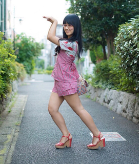 Eri Kitami feet photo thumbnail